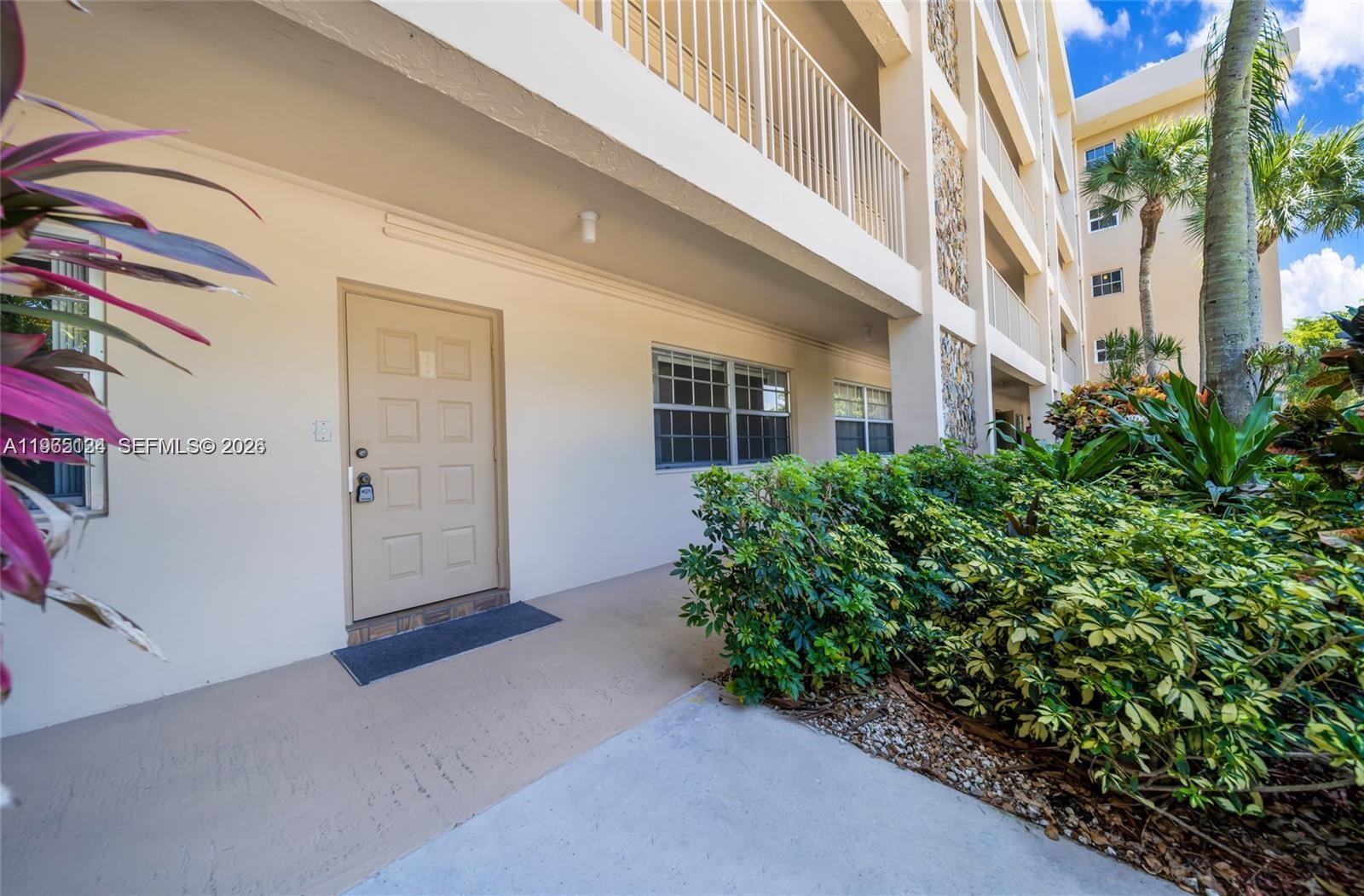 NO 102 PALM-AIRE COUNTRY - Residential
