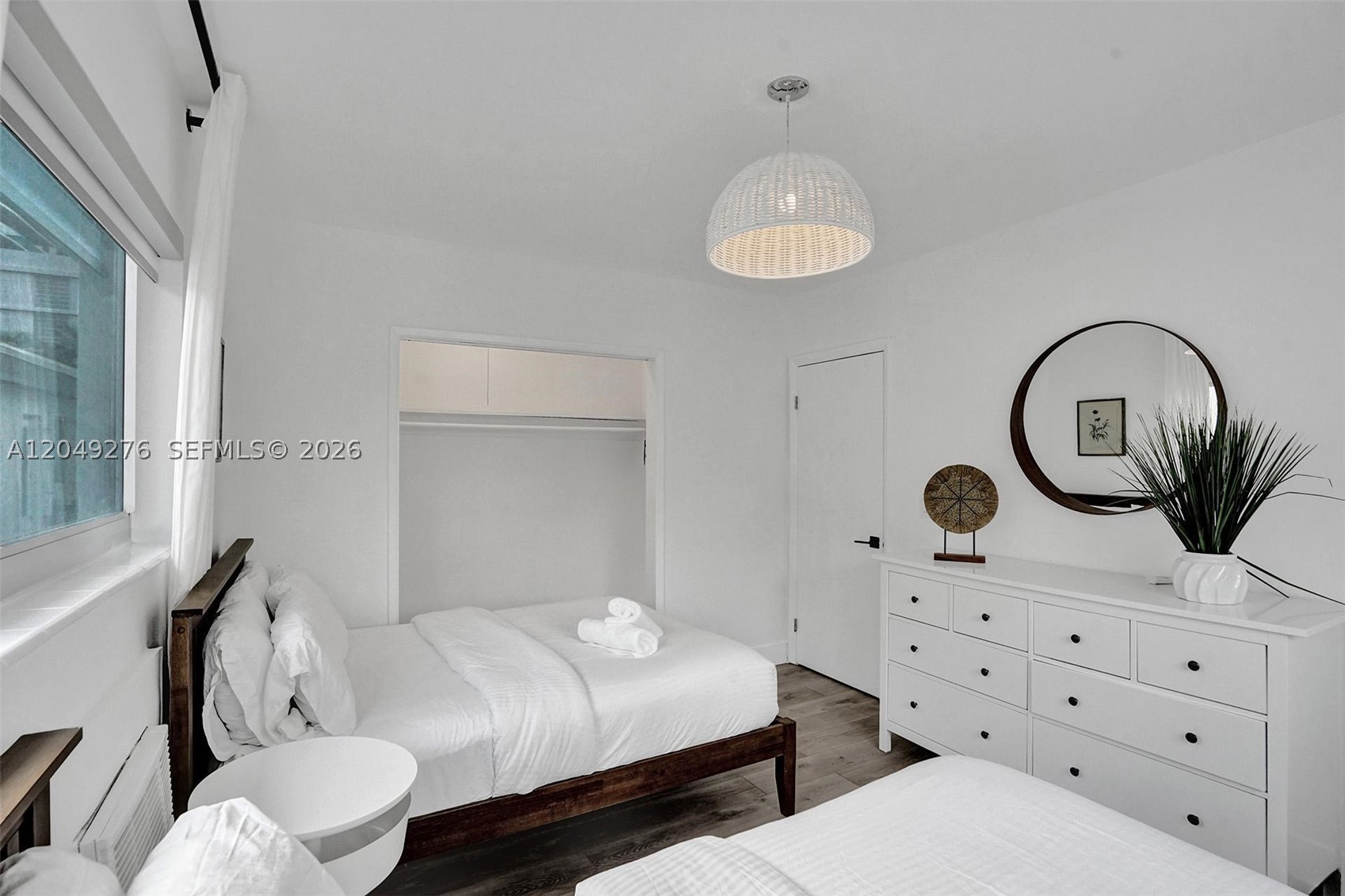 BAY LINCOLN - Residential Lease