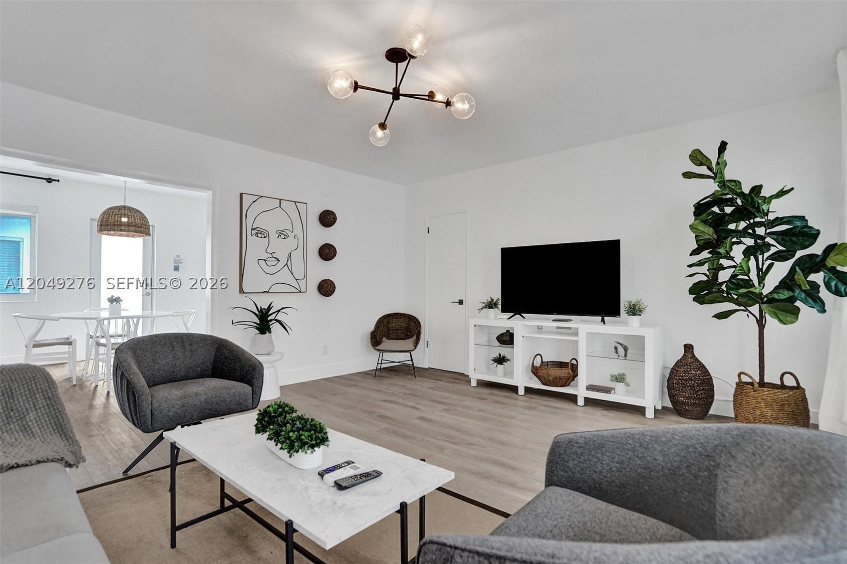 BAY LINCOLN - Residential Lease