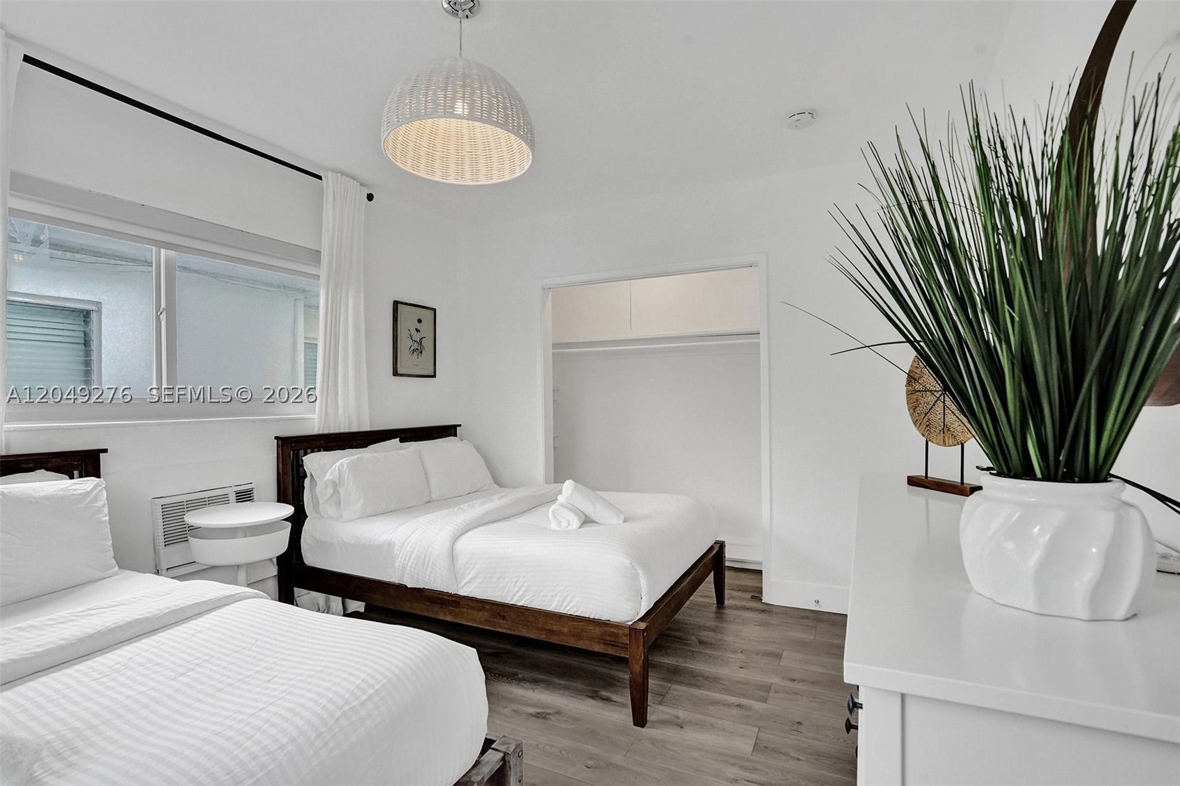BAY LINCOLN - Residential Lease
