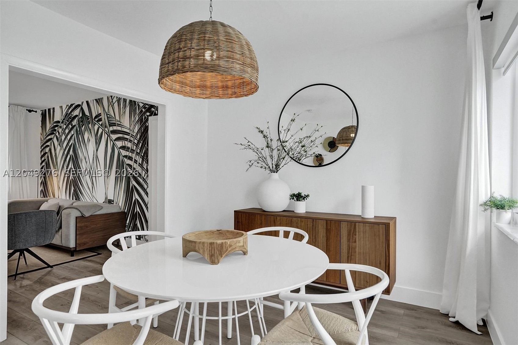 BAY LINCOLN - Residential Lease