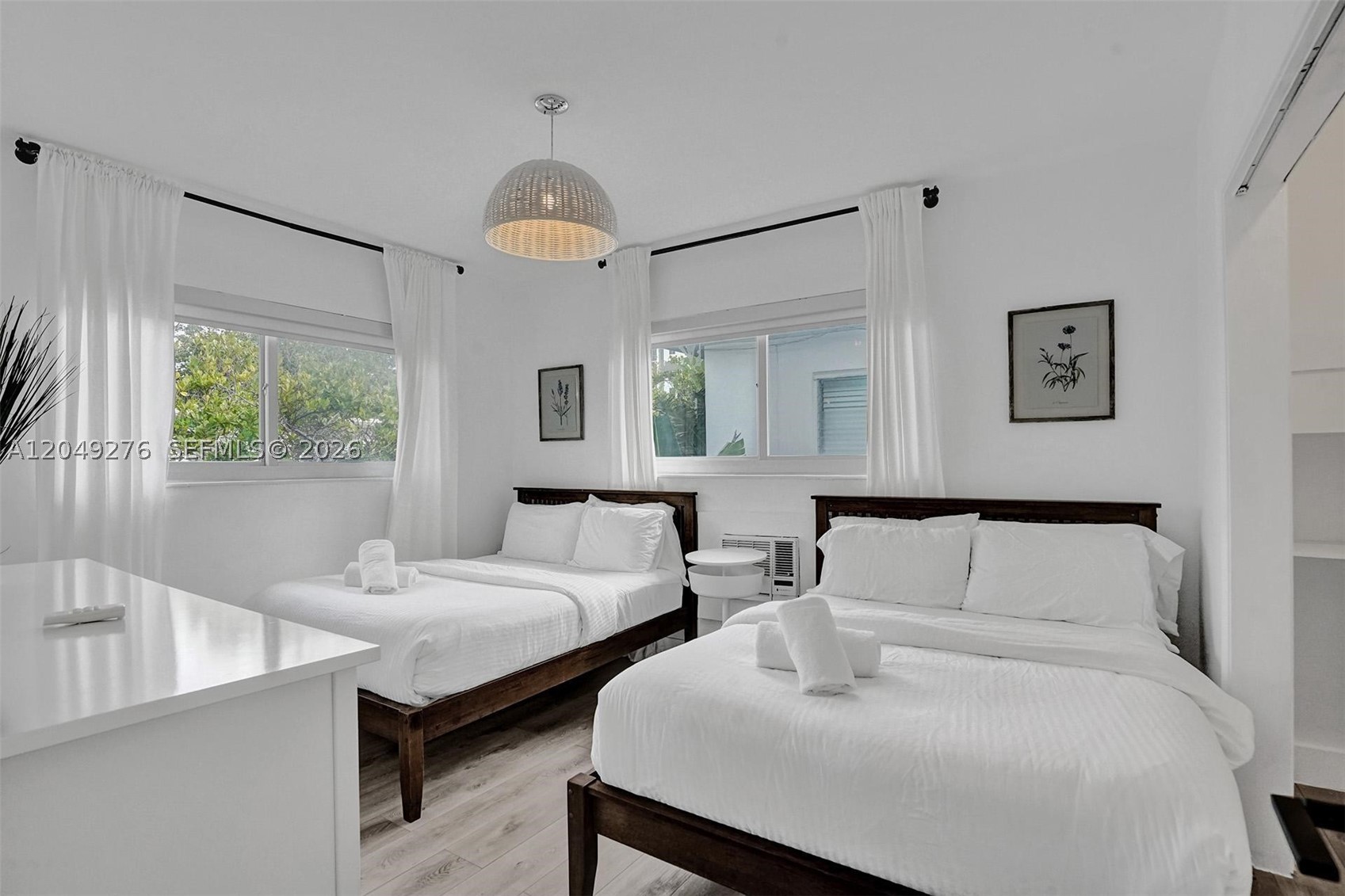 BAY LINCOLN - Residential Lease