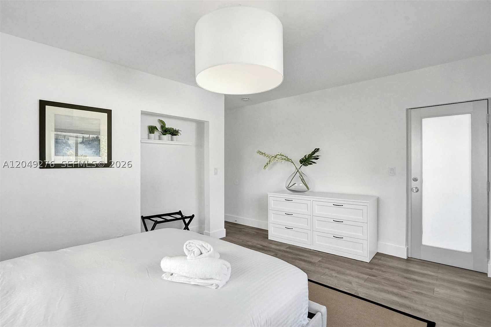 BAY LINCOLN - Residential Lease