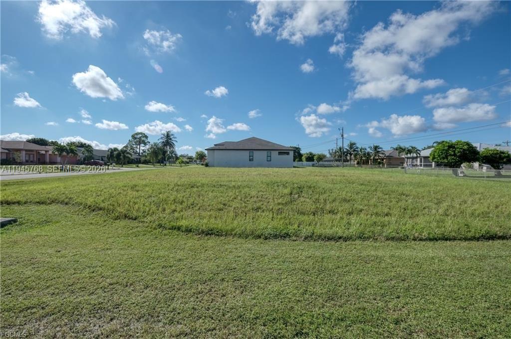 CAPE CORAL - Land
