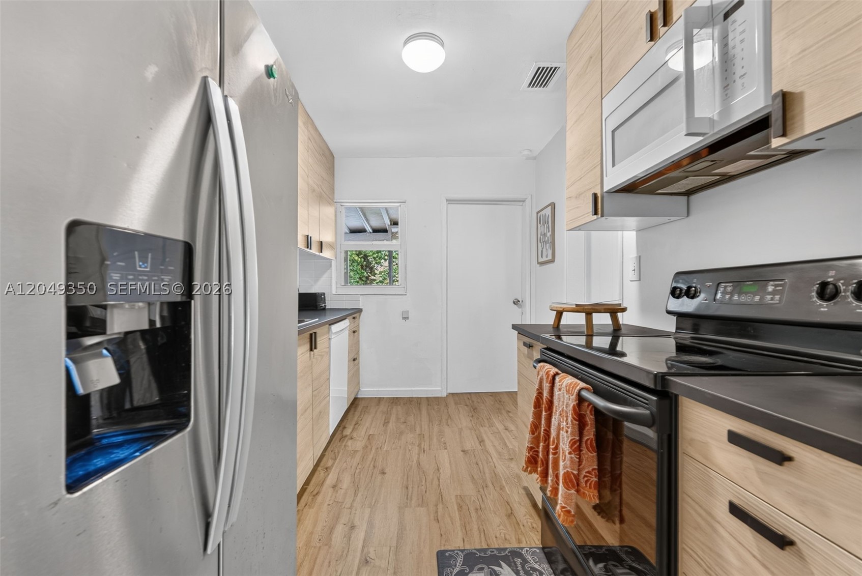 UNIVERSITY MNR - Residential Lease