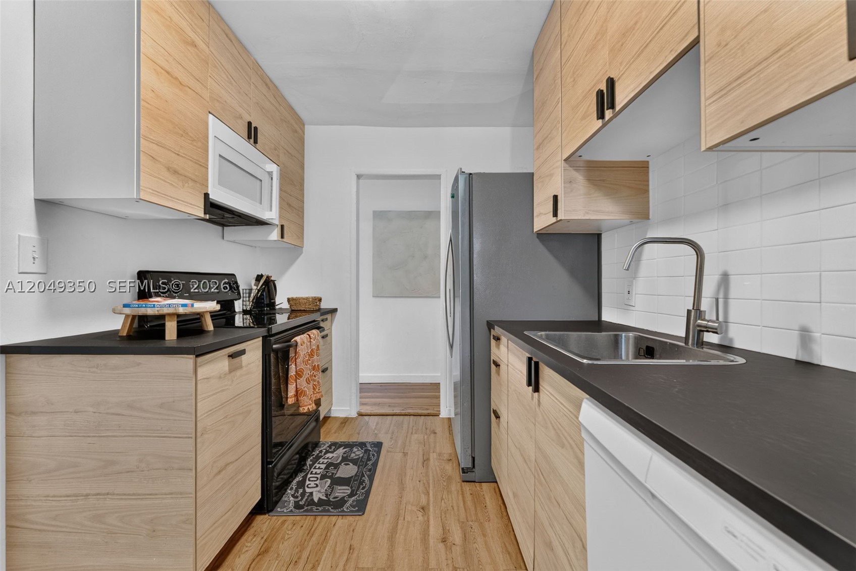 UNIVERSITY MNR - Residential Lease