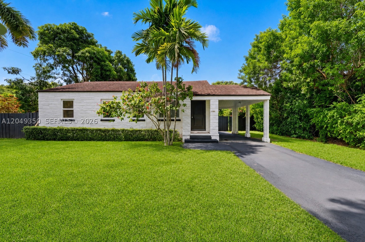 UNIVERSITY MNR - Residential Lease