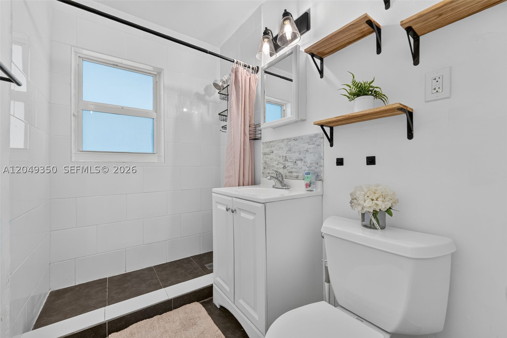 UNIVERSITY MNR - Residential Lease