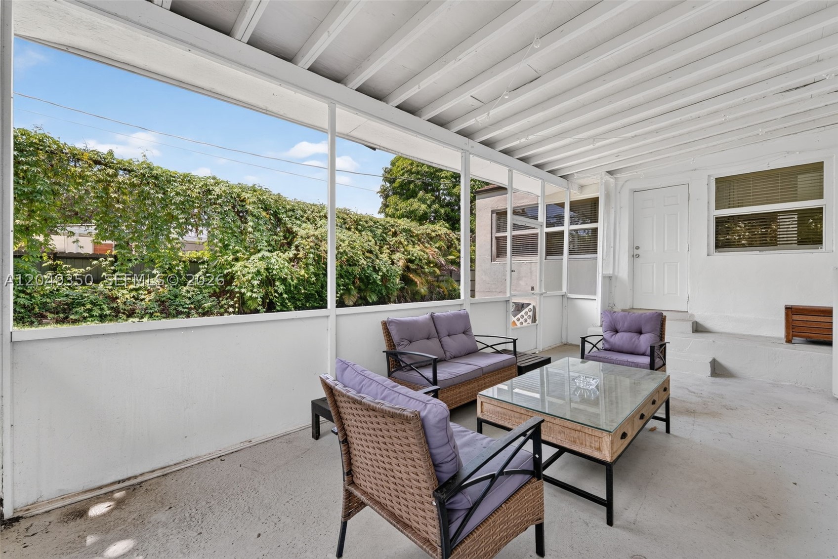 UNIVERSITY MNR - Residential Lease