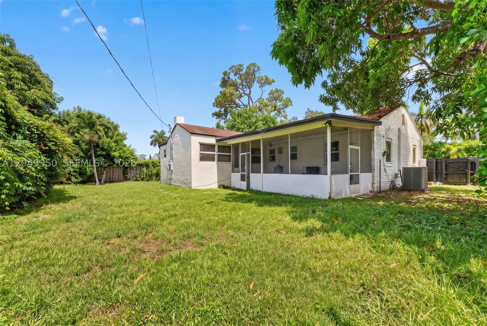 UNIVERSITY MNR - Residential Lease