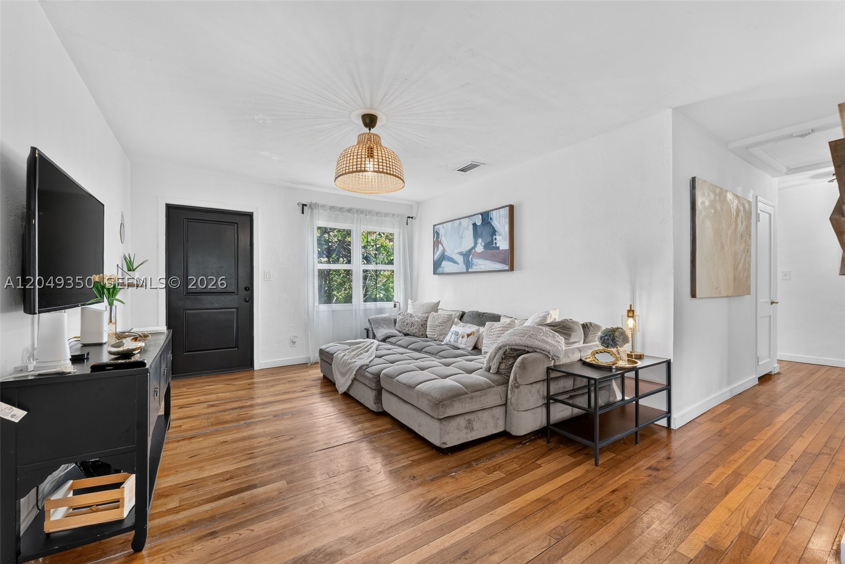 UNIVERSITY MNR - Residential Lease