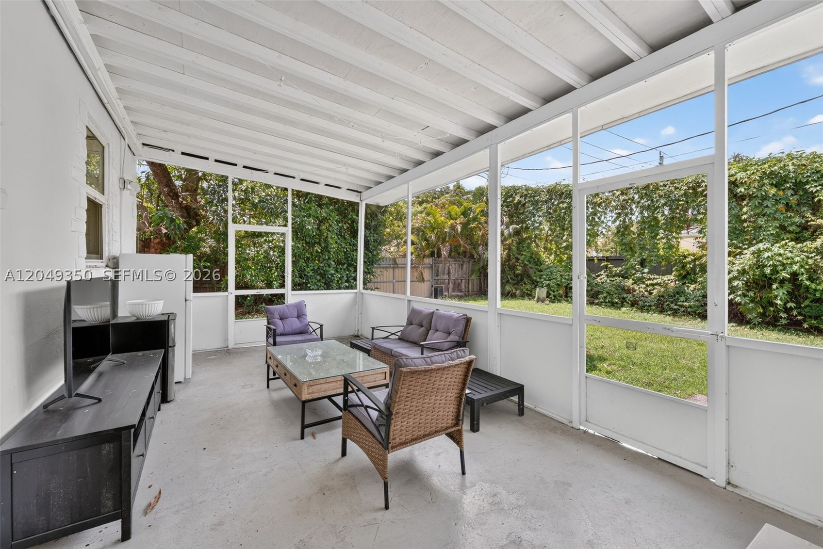 UNIVERSITY MNR - Residential Lease