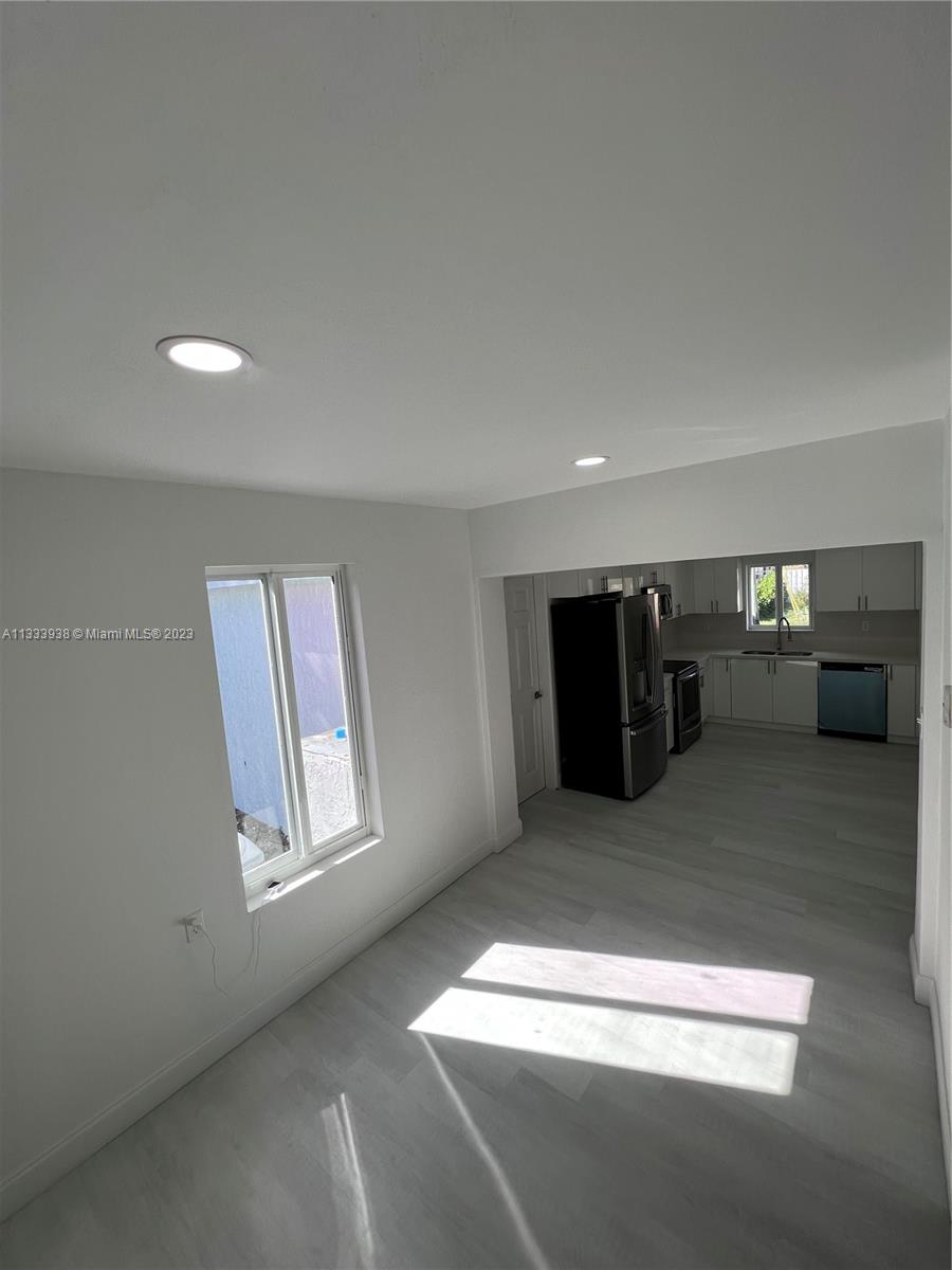 SUNNYSIDE ESTATES - Residential