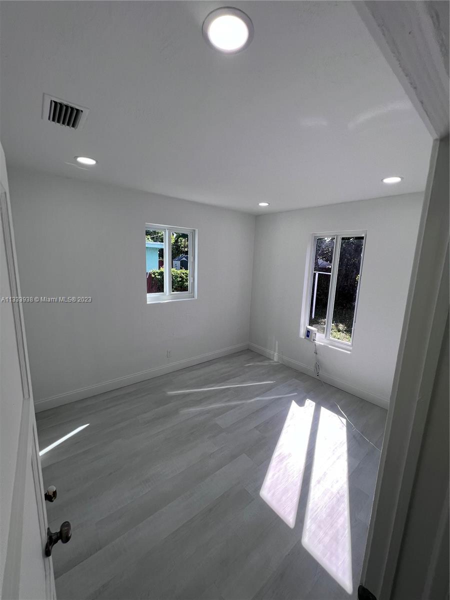 SUNNYSIDE ESTATES - Residential