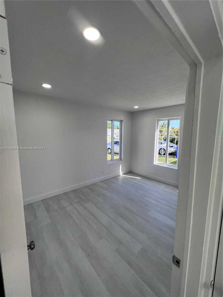 SUNNYSIDE ESTATES - Residential
