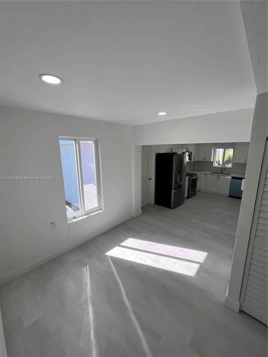 SUNNYSIDE ESTATES - Residential
