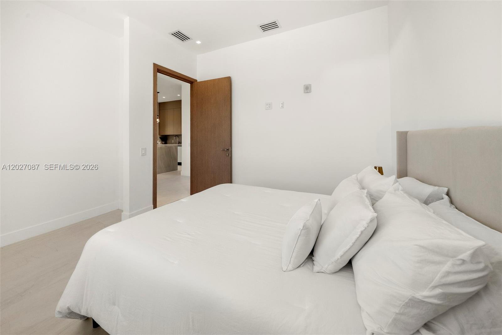 DELRAY TOWN OF - Residential Lease