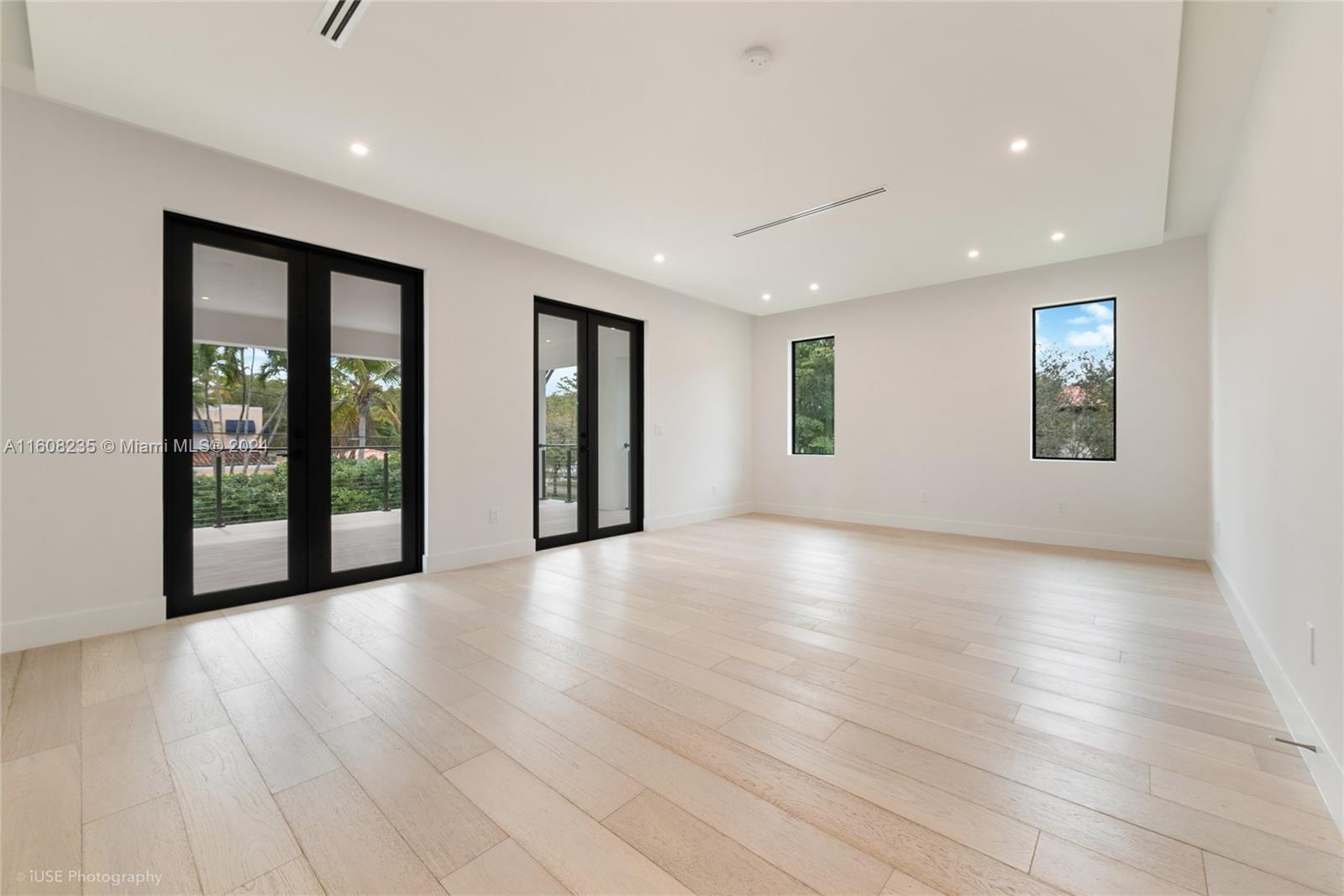 CORAL ESTATES - Residential