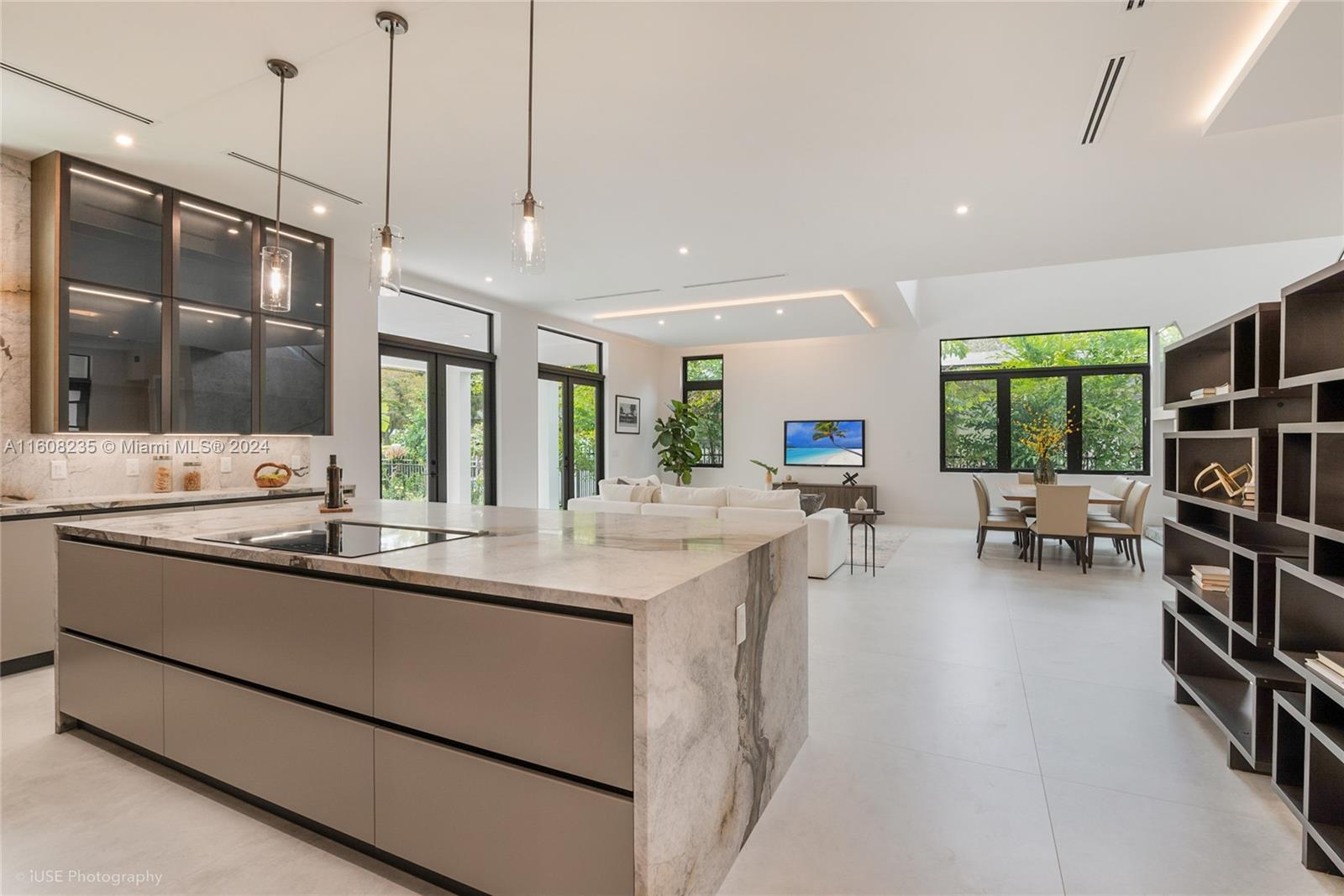 CORAL ESTATES - Residential