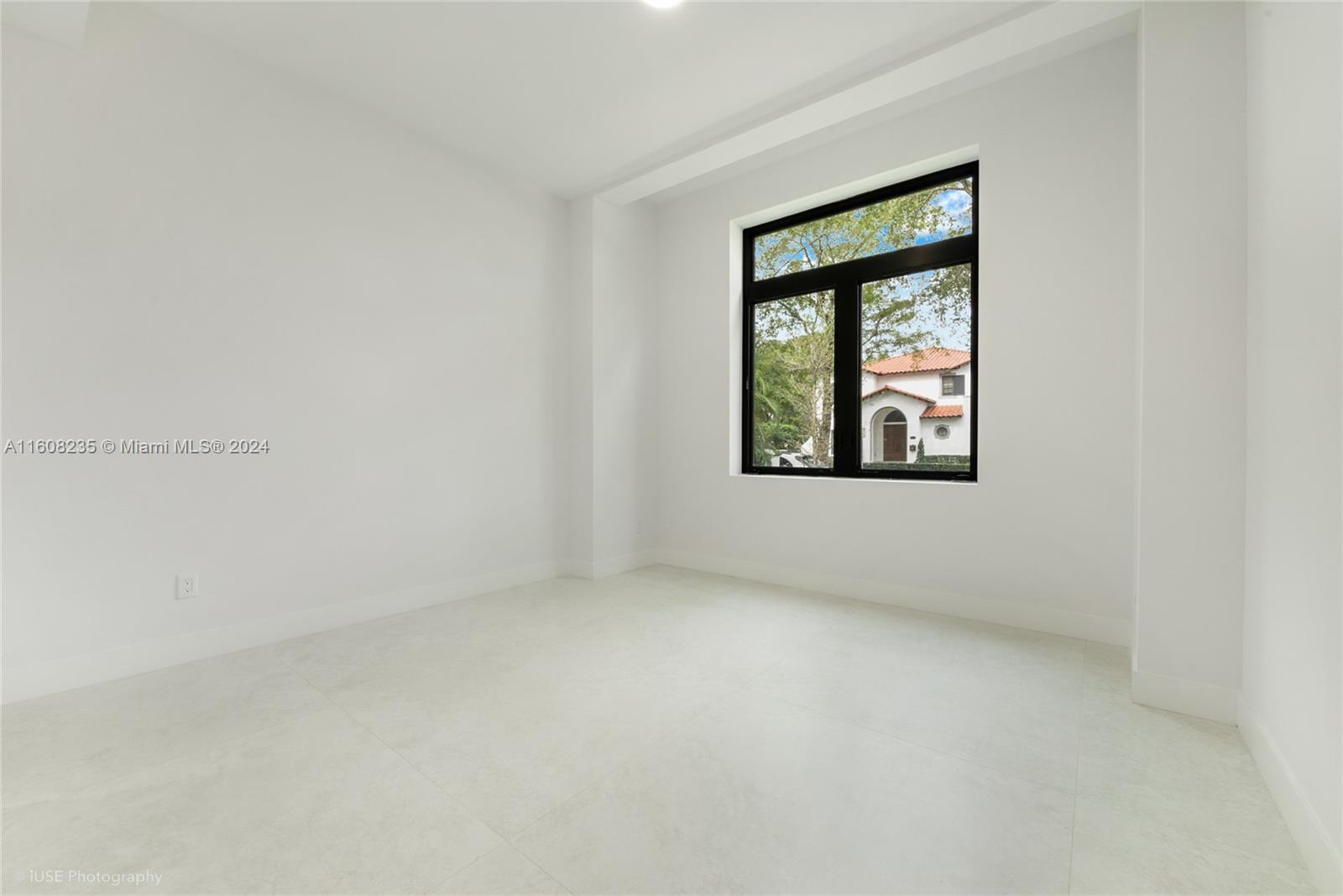CORAL ESTATES - Residential