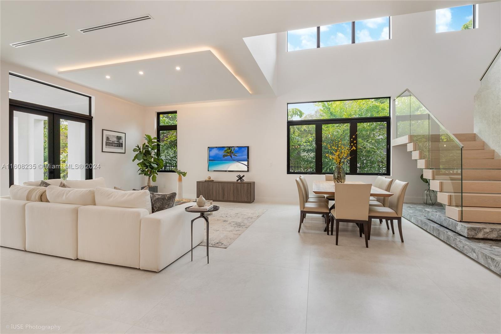 CORAL ESTATES - Residential