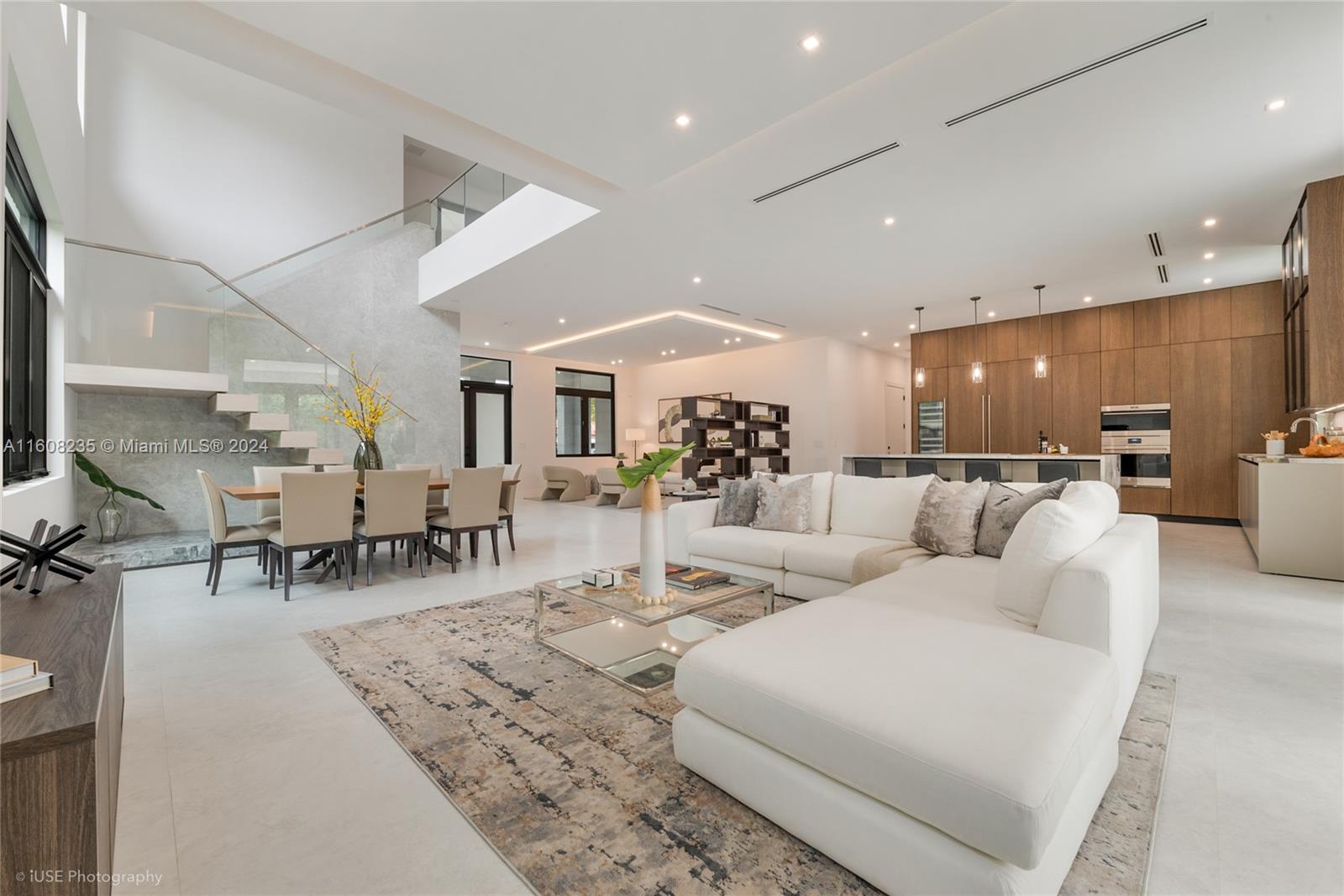 CORAL ESTATES - Residential