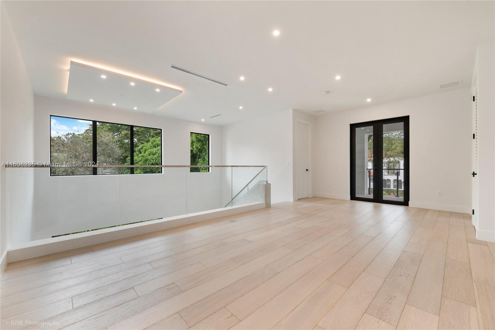 CORAL ESTATES - Residential