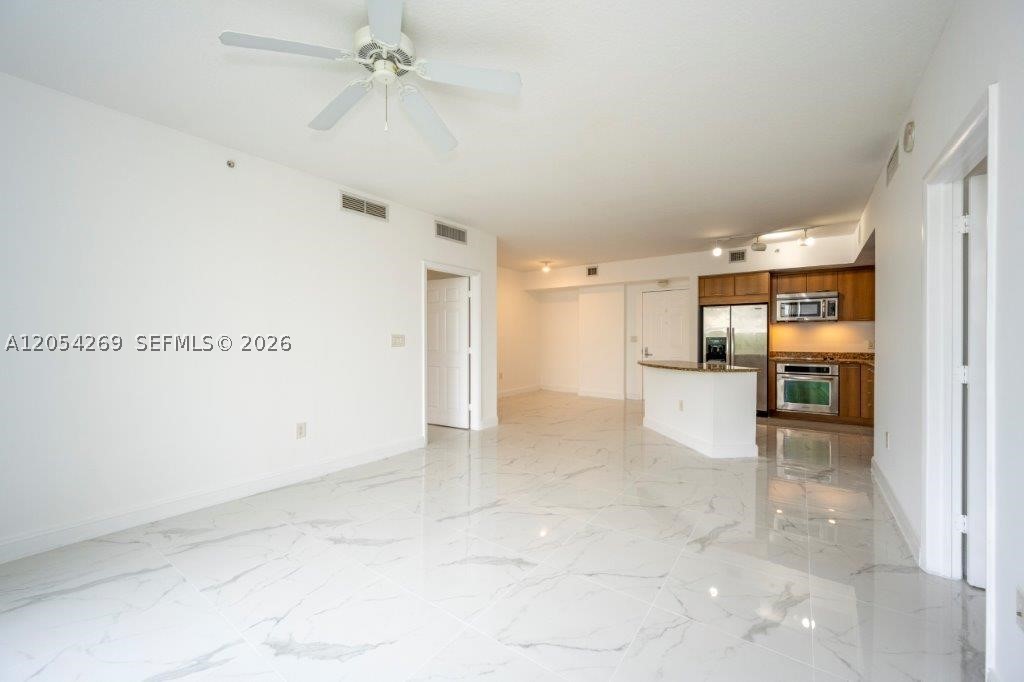 VERANDA CONDO - Residential Lease