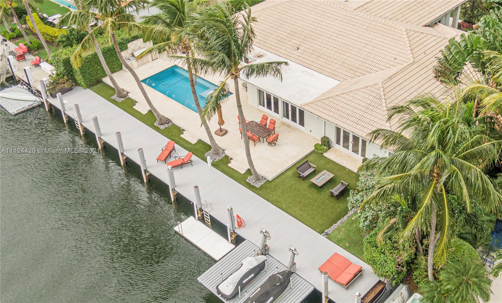 LAGUNA ISLE - Residential