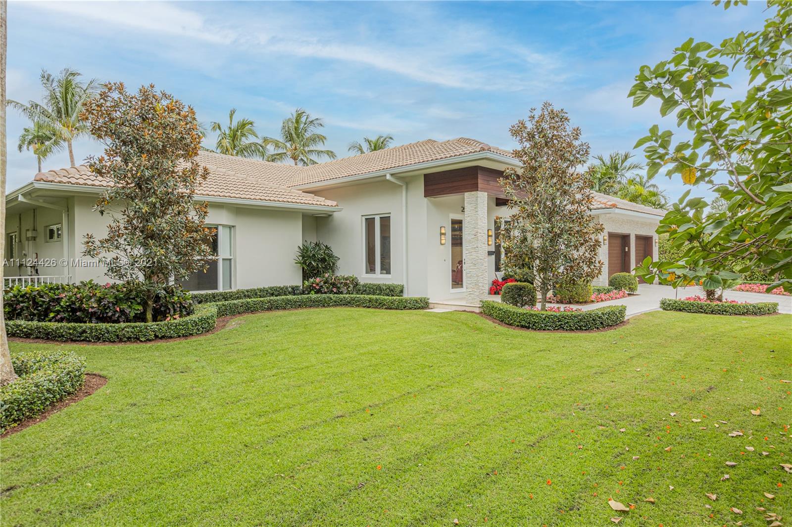 LAGUNA ISLE - Residential