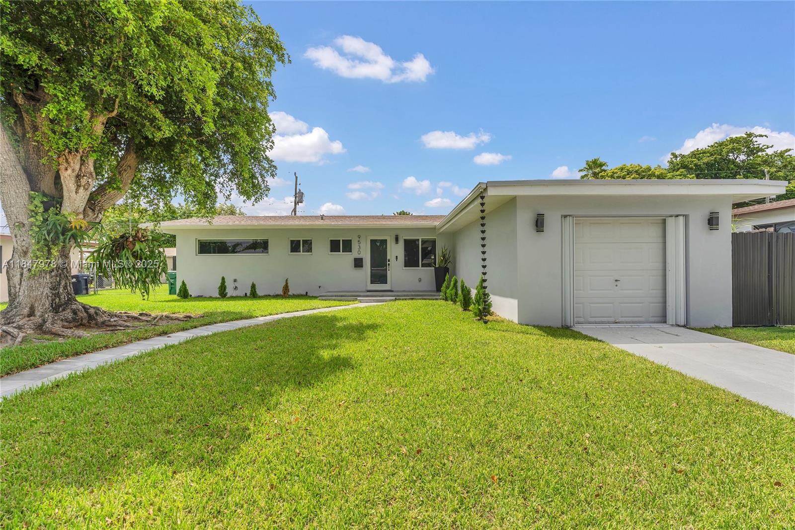 SOUTH CORAL HOMES SEC 2 - Residential Lease