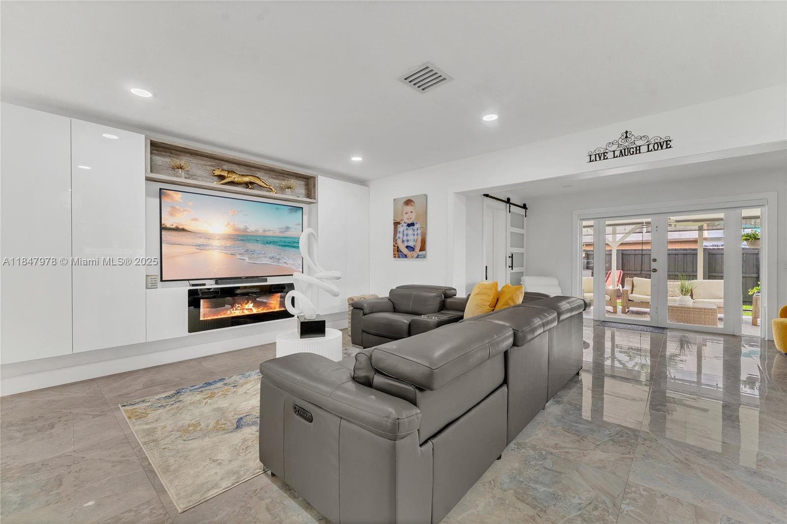 SOUTH CORAL HOMES SEC 2 - Residential Lease