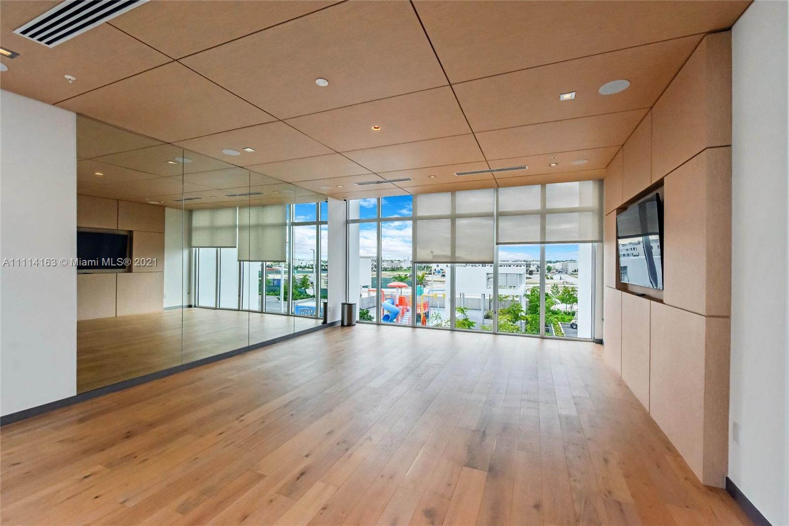 LANDMARK AT DORAL CONDO N - Residential