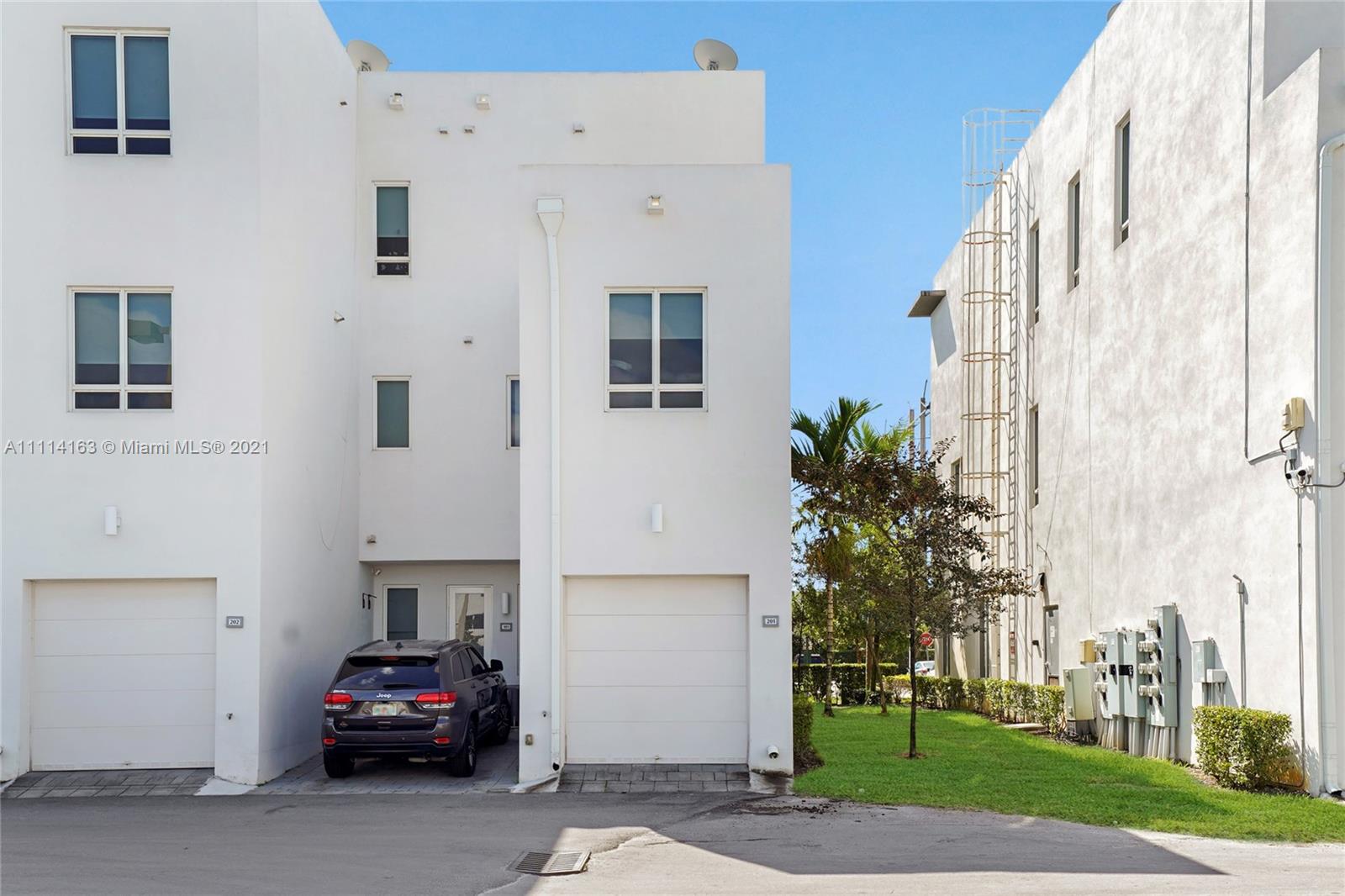 LANDMARK AT DORAL CONDO N - Residential