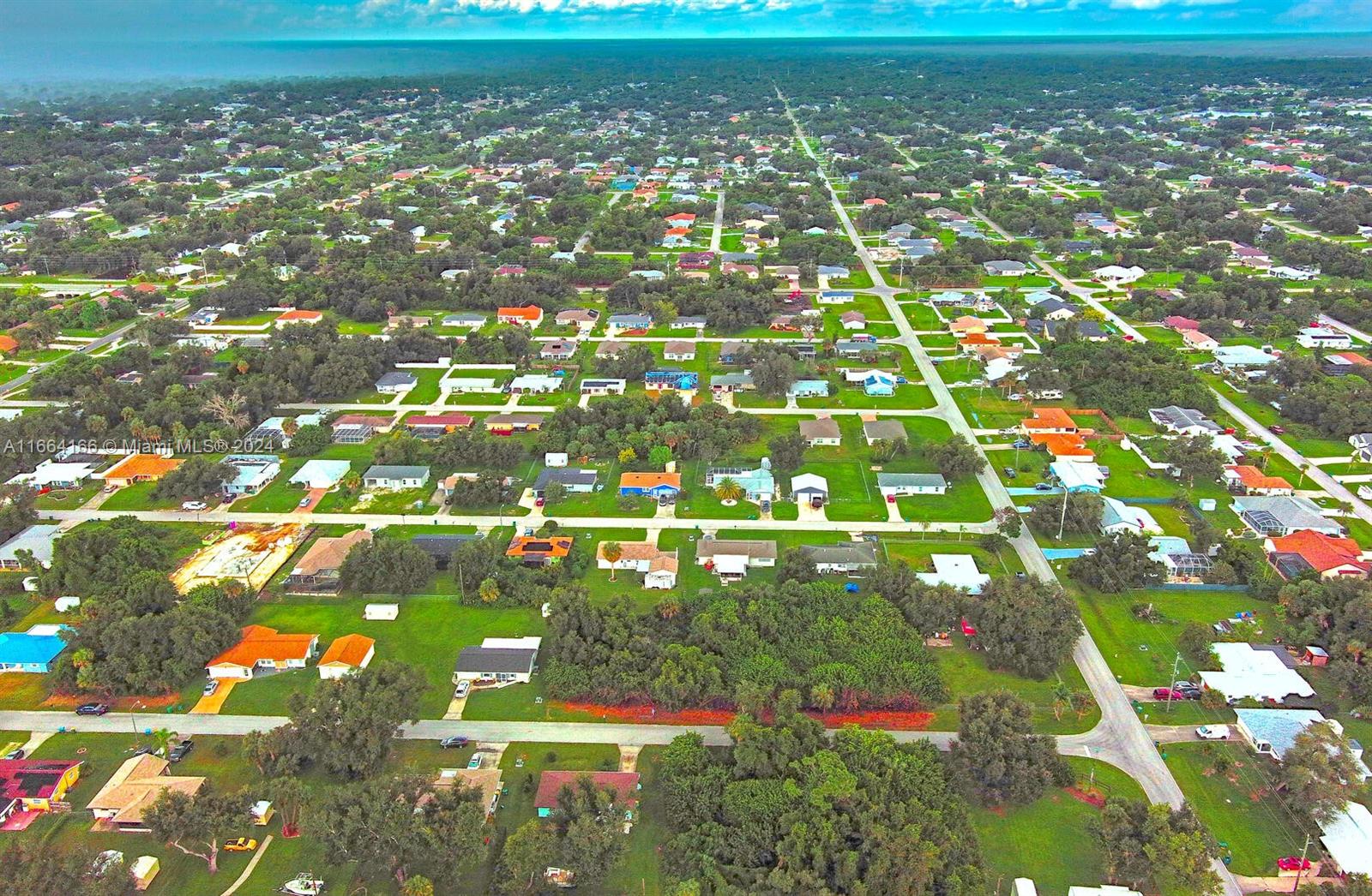 Port Charlotte - Land