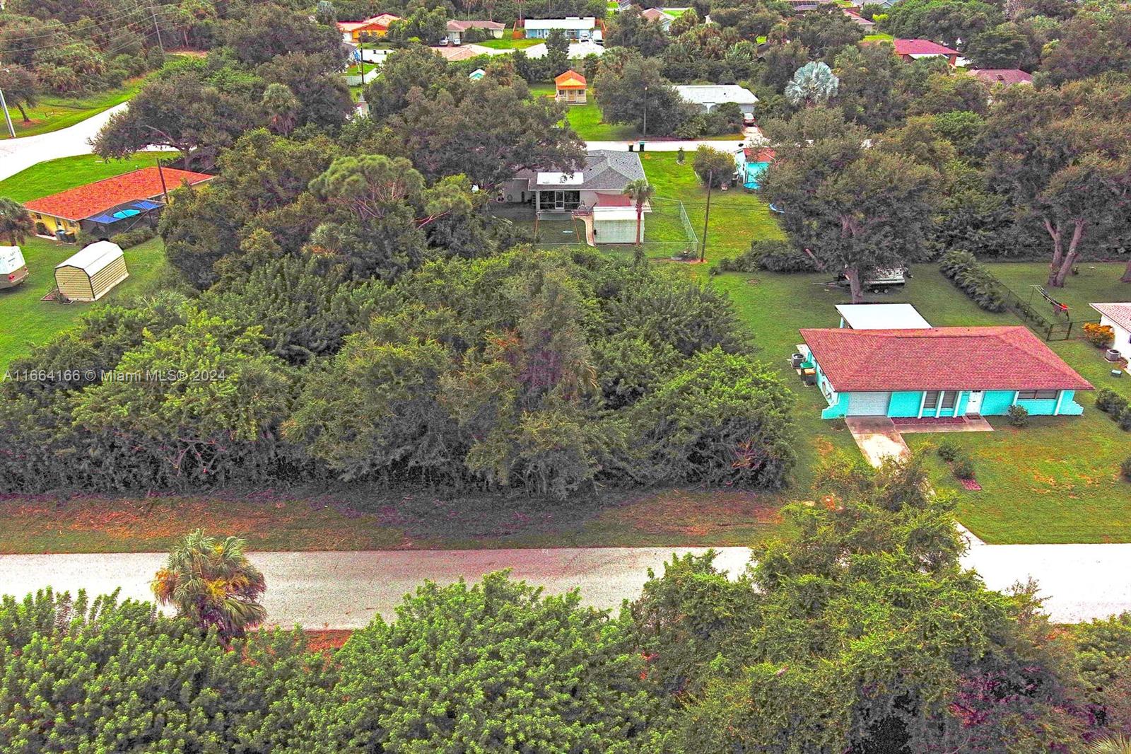 Port Charlotte - Land