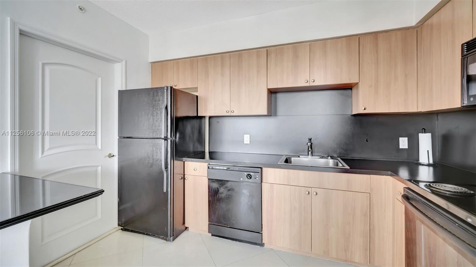 THE WAVERLY AT SOUTH BEACH - Residential