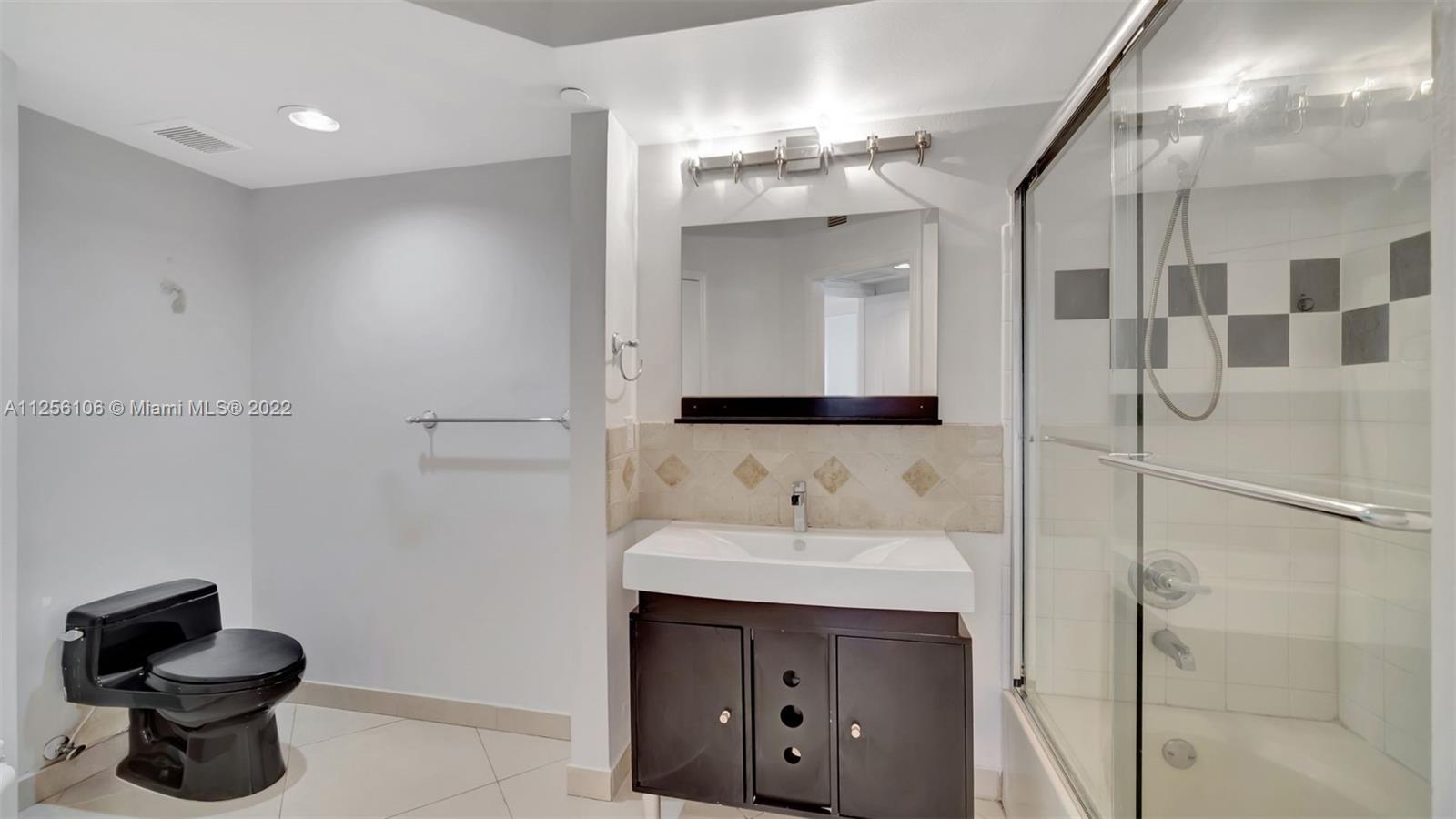 THE WAVERLY AT SOUTH BEACH - Residential