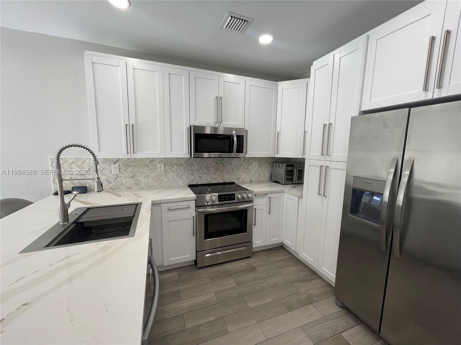 LAKES BY THE BAY GEE - Residential