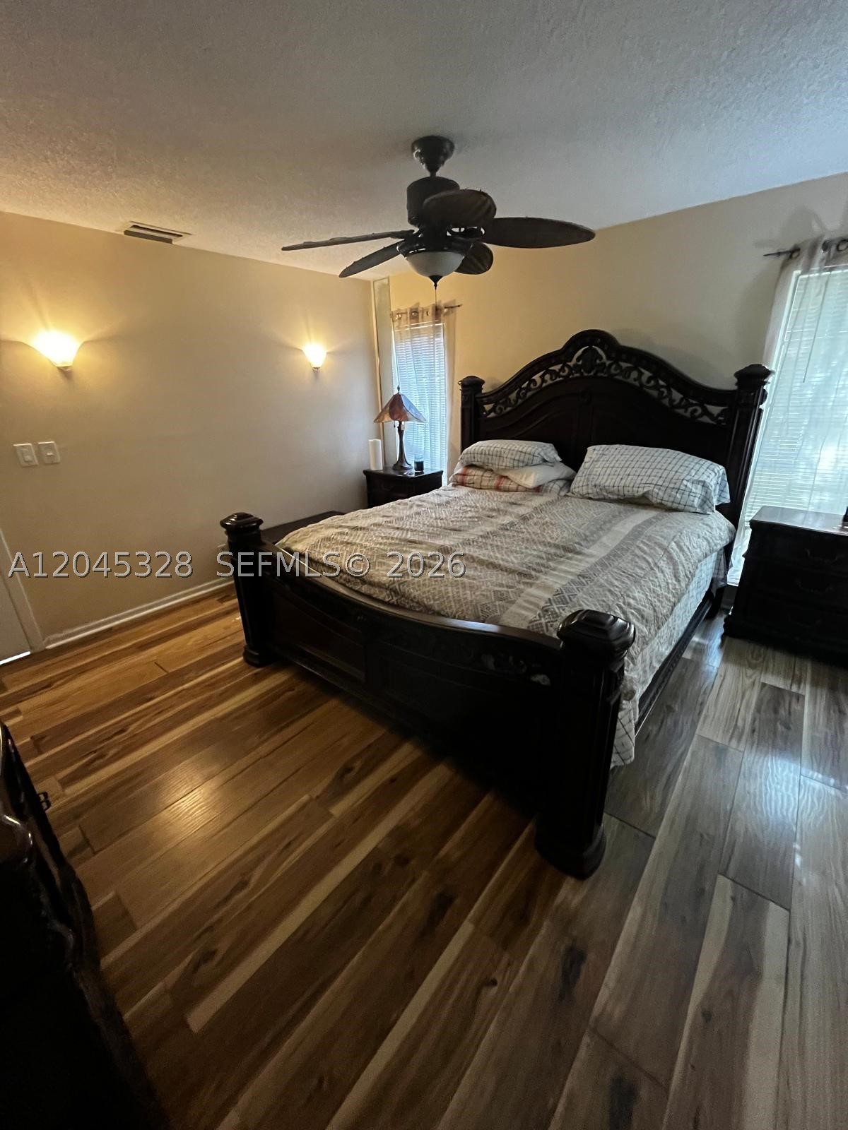 WOOD LAKE - Residential