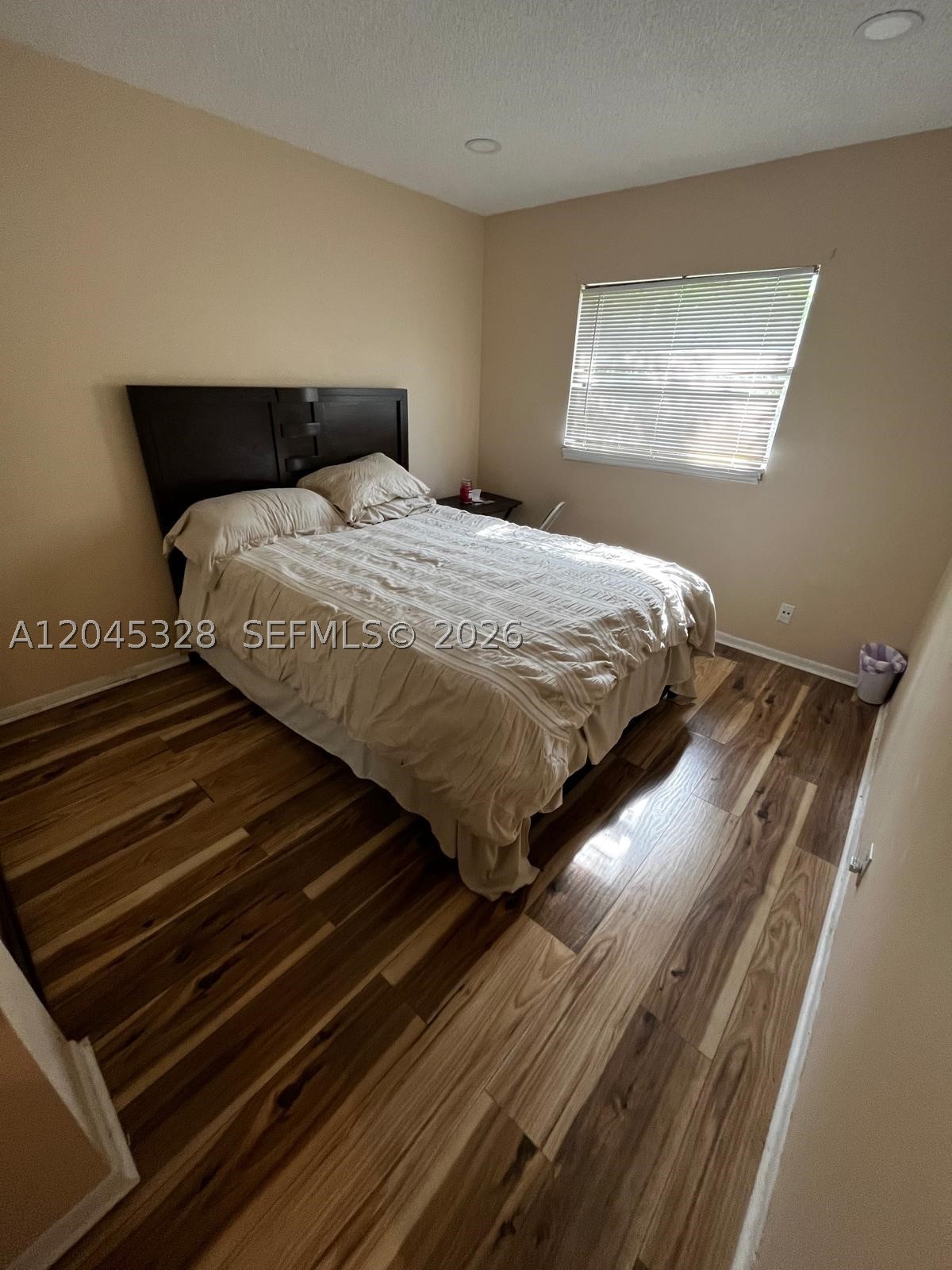 WOOD LAKE - Residential