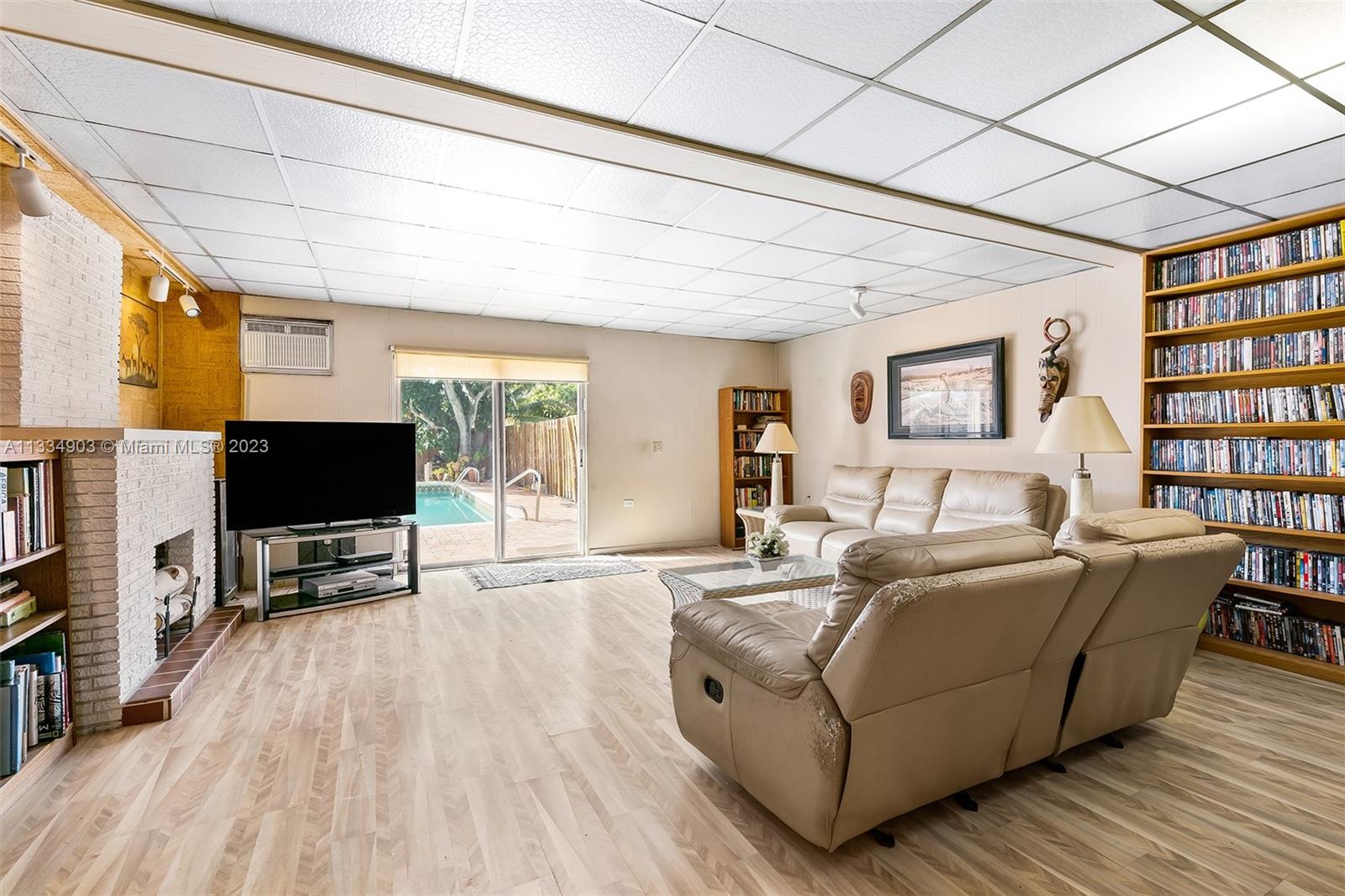 HOLLYWOOD HILLS AMEN PLAT - Residential