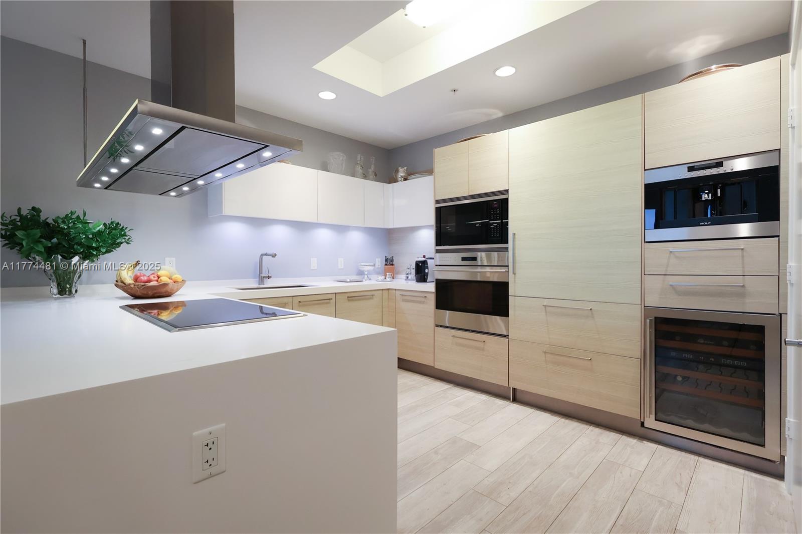 MARINA PALMS RESIDENCES N - Residential Lease