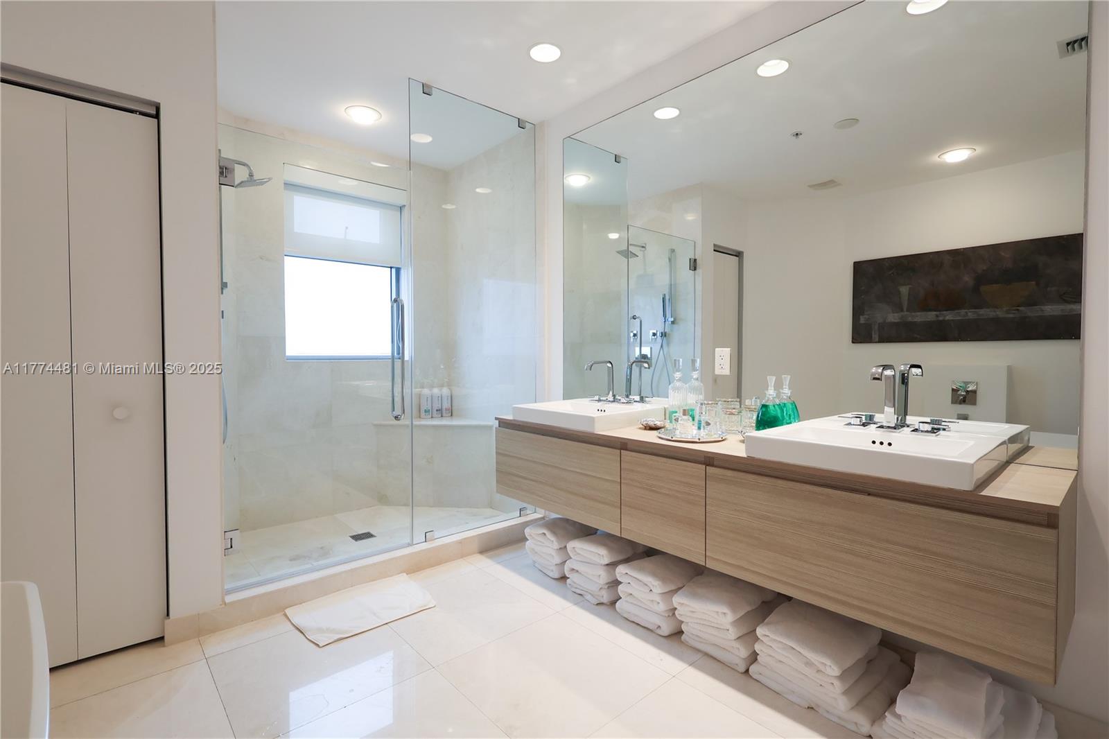 MARINA PALMS RESIDENCES N - Residential Lease