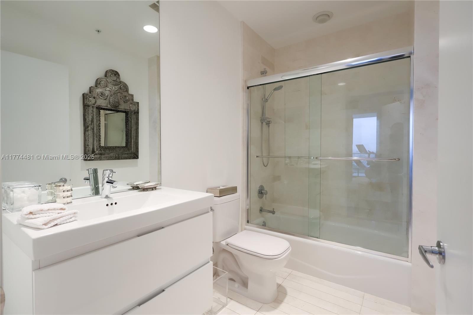 MARINA PALMS RESIDENCES N - Residential Lease