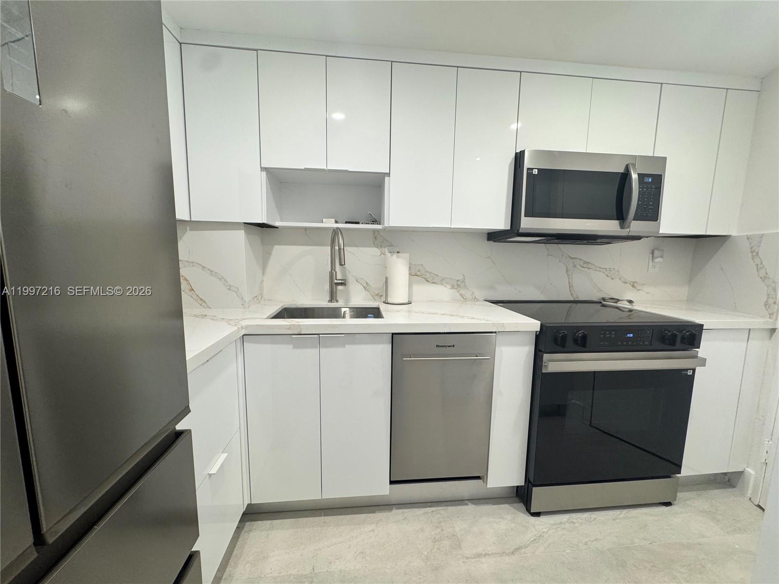 TRITON TOWER CONDO - Residential