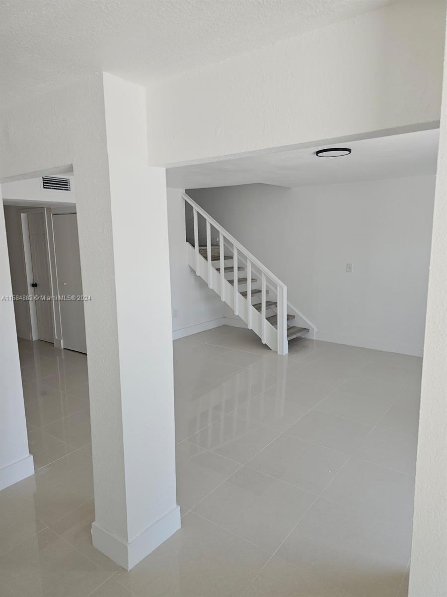 LAKES OF ACADIA UNIT 5, T - Residential