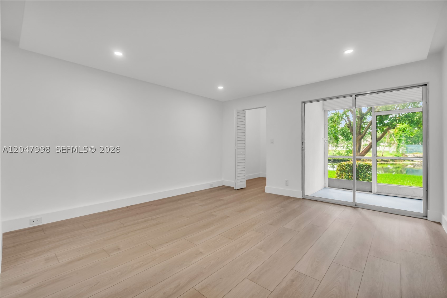 LUCAYA VILLAGE 1-E CONDO - Residential