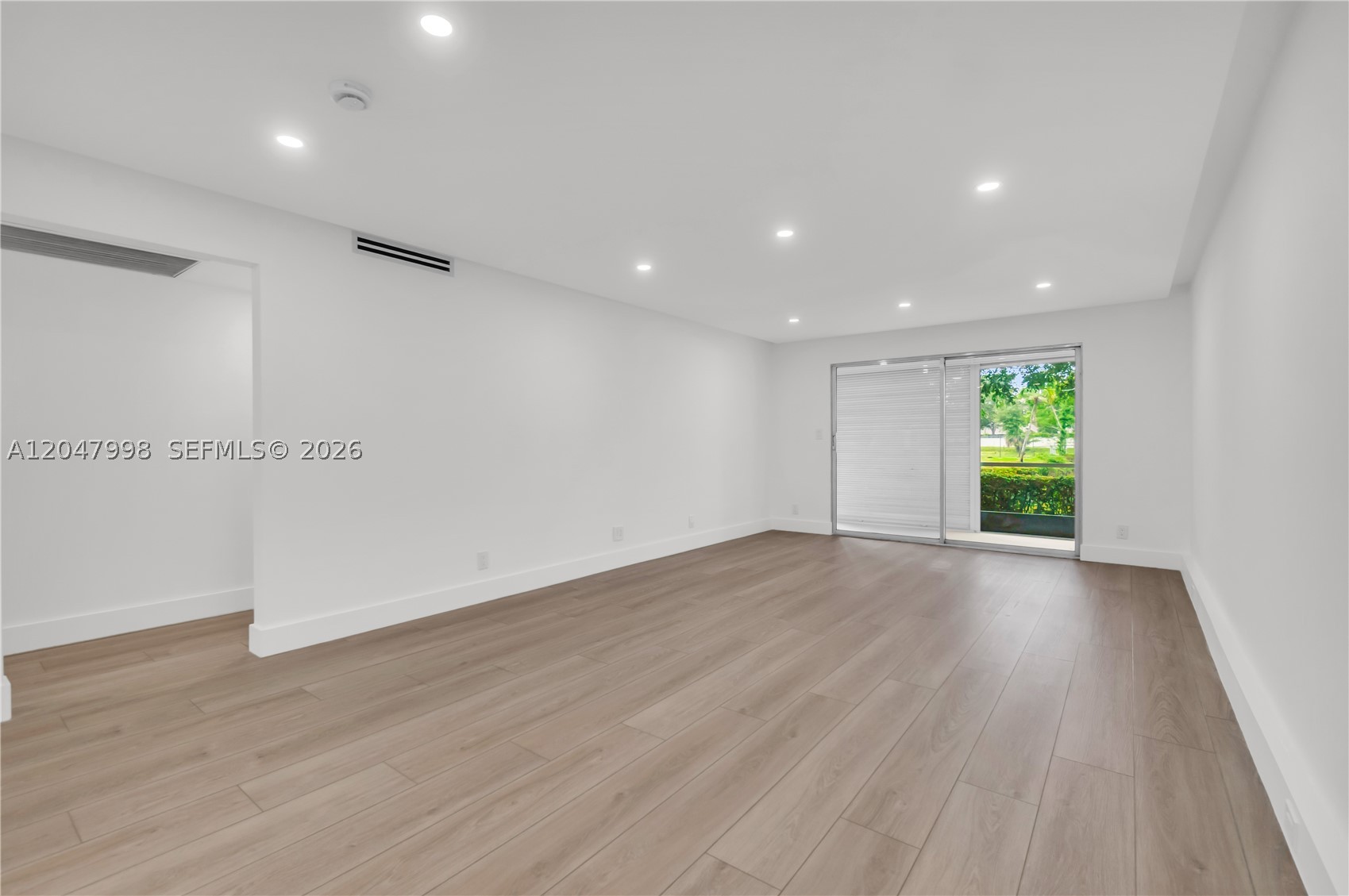 LUCAYA VILLAGE 1-E CONDO - Residential