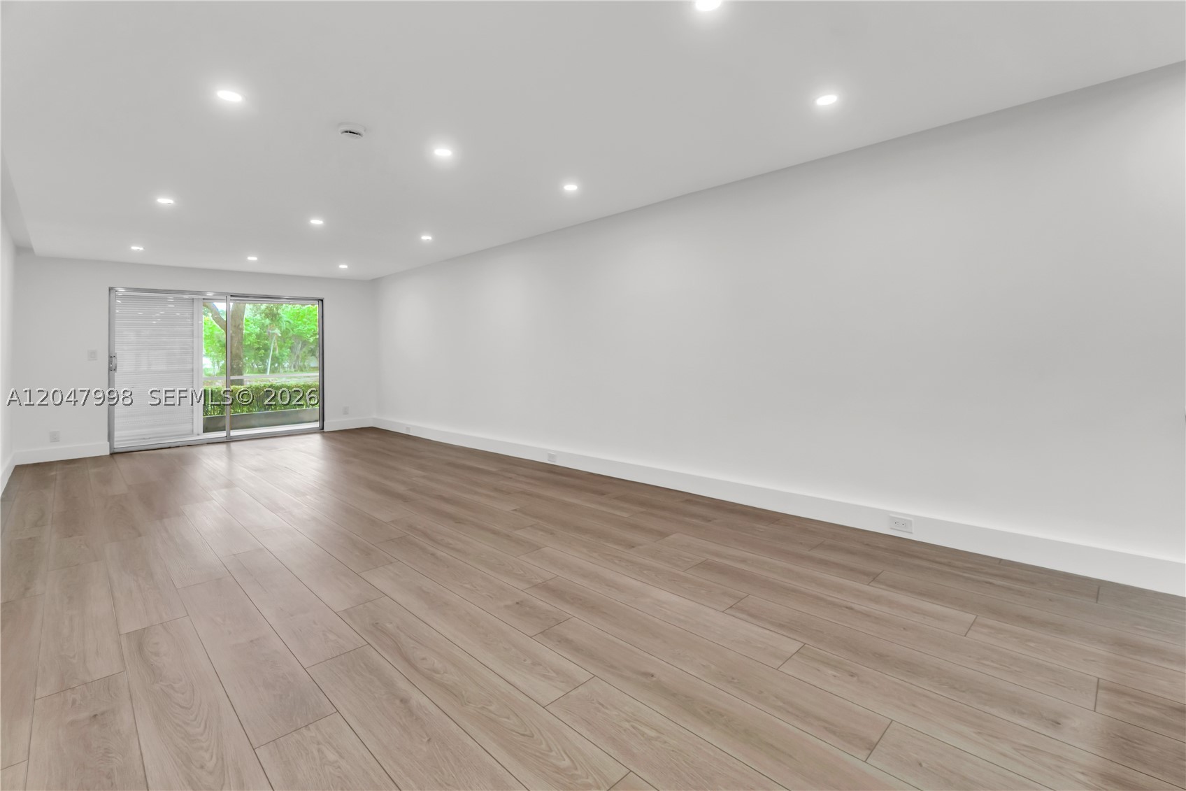 LUCAYA VILLAGE 1-E CONDO - Residential